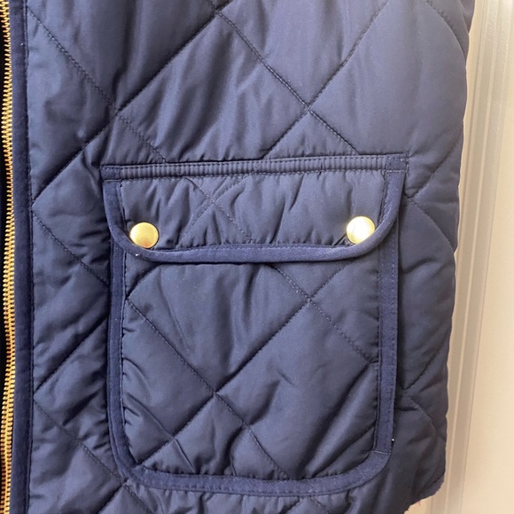 J.Crew navy Excursion vest in recycled poly with PrimaLoft® fill, size large. - Picture 3 of 9
